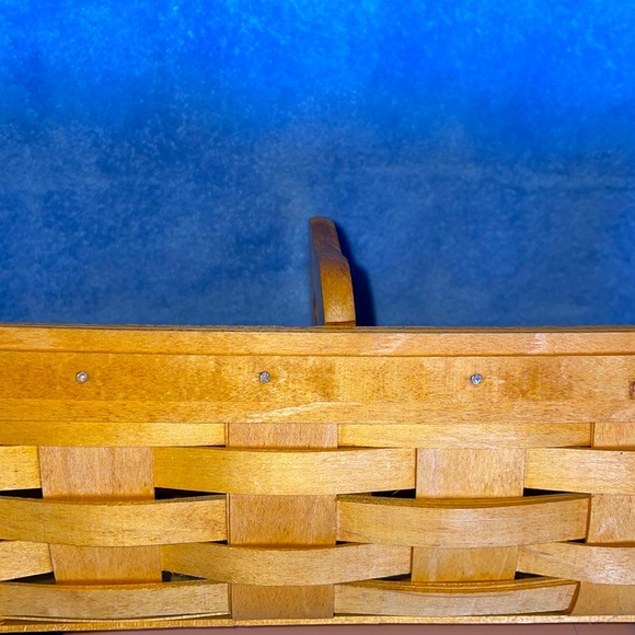 Vintage 1999 LONGABERGER BASKET. Hand woven. - Picture 7 of 8